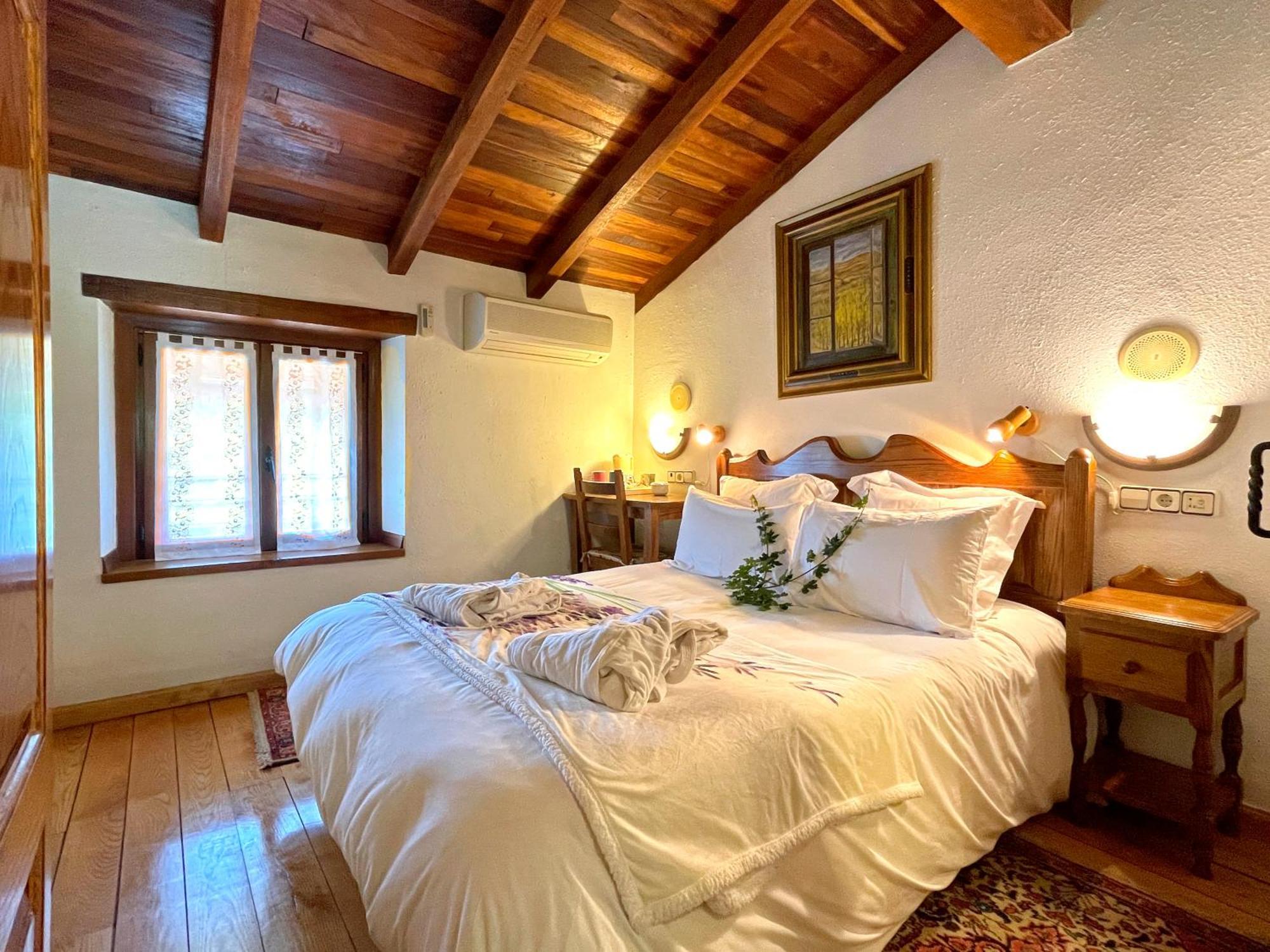 Hotel Peruskenea Хаунсарас Экстерьер фото